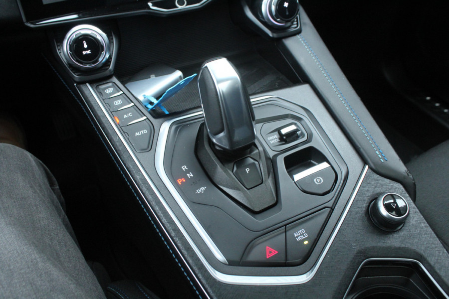 Lynk & Co 01 1.5 262pk PHEV Black Edition 360 Camera SoH 99% BTW NL-Auto NAP Panoramadak Clima Cruise Navi Carplay  20"LMV El. Klep