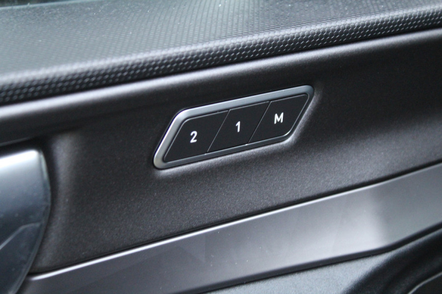 Lynk & Co 01 1.5 262pk PHEV Black Edition 360 Camera SoH 99% BTW NL-Auto NAP Panoramadak Clima Cruise Navi Carplay  20"LMV El. Klep