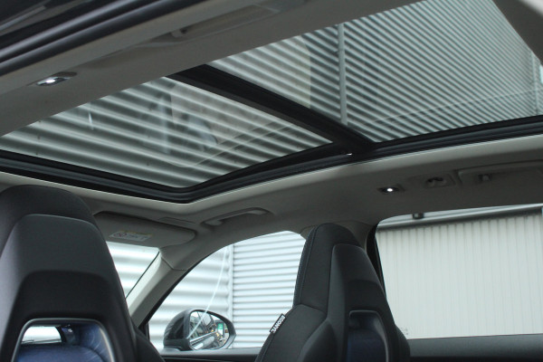 Lynk & Co 01 1.5 262pk PHEV Black Edition 360 Camera SoH 99% BTW NL-Auto NAP Panoramadak Clima Cruise Navi Carplay  20"LMV El. Klep