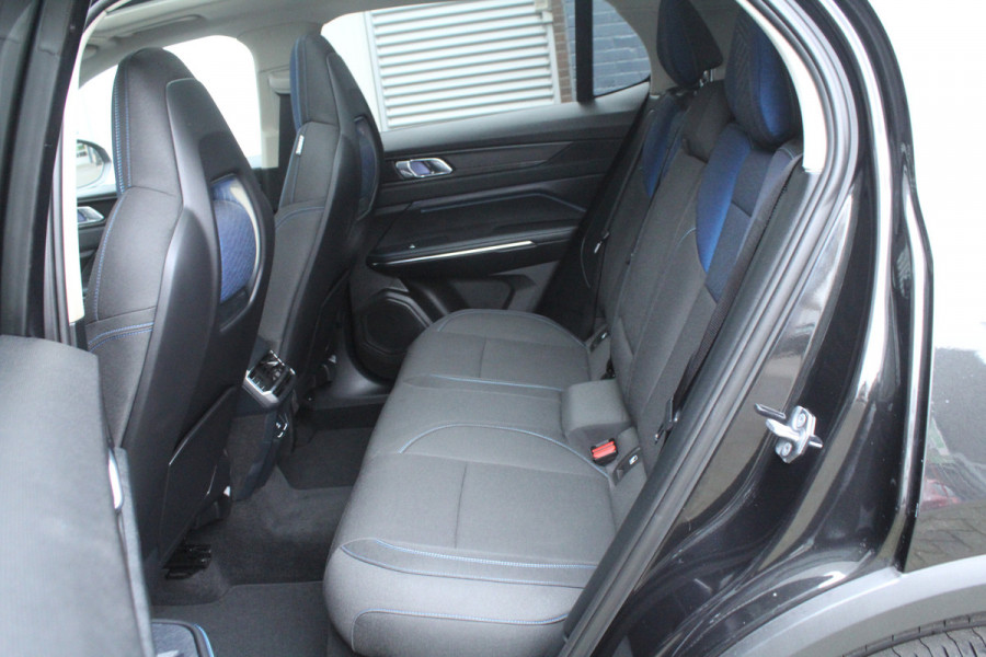 Lynk & Co 01 1.5 262pk PHEV Black Edition 360 Camera SoH 99% BTW NL-Auto NAP Panoramadak Clima Cruise Navi Carplay  20"LMV El. Klep