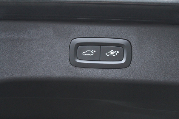 Lynk & Co 01 1.5 262pk PHEV Black Edition 360 Camera SoH 99% BTW NL-Auto NAP Panoramadak Clima Cruise Navi Carplay  20"LMV El. Klep