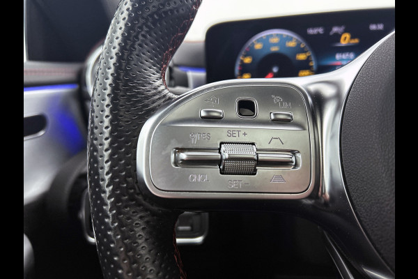 Mercedes-Benz CLA-Klasse Shooting Brake 200 Solution AMG (PANORAMADAK, SFEERVERLICHTING, ADAPTIVE CRUISE, GOED ONDERHOUDEN)