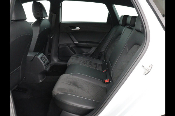 Seat Leon 1.4 TSI eHybrid PHEV Xcellence | Leder/Alcantara | Stoelverwarming | Adaptive cruise | Carplay | Sfeerverlichting | Navigatie | Stuurverwarming | Keyless | Full LED | Plug In