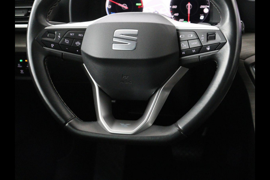 Seat Leon 1.4 TSI eHybrid PHEV Xcellence | Leder/Alcantara | Stoelverwarming | Adaptive cruise | Carplay | Sfeerverlichting | Navigatie | Stuurverwarming | Keyless | Full LED | Plug In