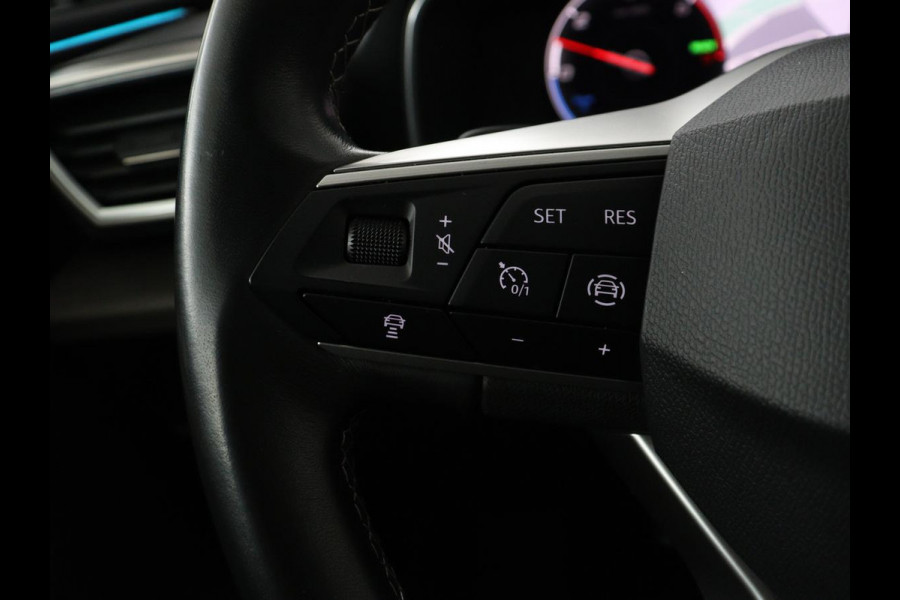 Seat Leon 1.4 TSI eHybrid PHEV Xcellence | Leder/Alcantara | Stoelverwarming | Adaptive cruise | Carplay | Sfeerverlichting | Navigatie | Stuurverwarming | Keyless | Full LED | Plug In