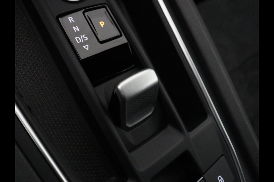 Seat Leon 1.4 TSI eHybrid PHEV Xcellence | Leder/Alcantara | Stoelverwarming | Adaptive cruise | Carplay | Sfeerverlichting | Navigatie | Stuurverwarming | Keyless | Full LED | Plug In