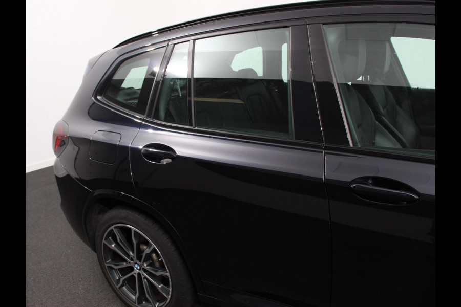 BMW X3 xDrive30e 292pk M-Sport Executive PHEV | Camera | Electrische achterklep | Navigatie | Apple Carplay/Android Auto | Dab | Parkeer sensoren