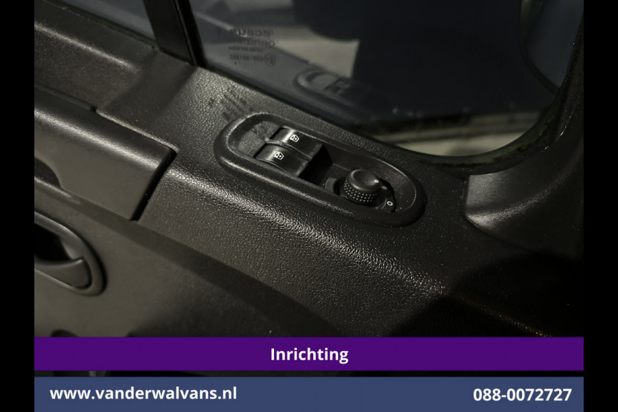 Renault Master 2.3 dCi 170pk L2H2 Inrichting Euro6 Airco | Imperiaal | Camera | Navigatie | Cruisecontrol | 2500kg Trekhaak Parkeersensoren, Trap, Sidebars, Bijrijdersbank