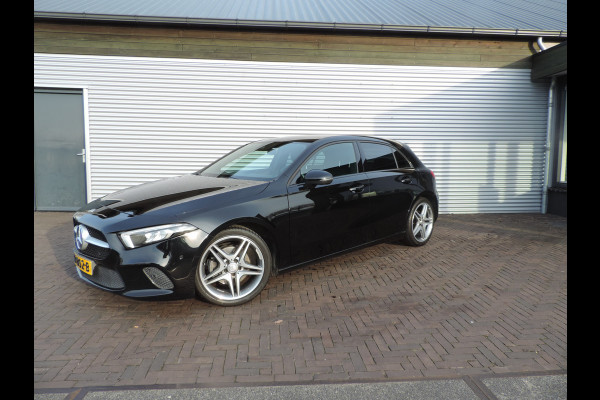 Mercedes-Benz A-Klasse 200 Business Solution AMG