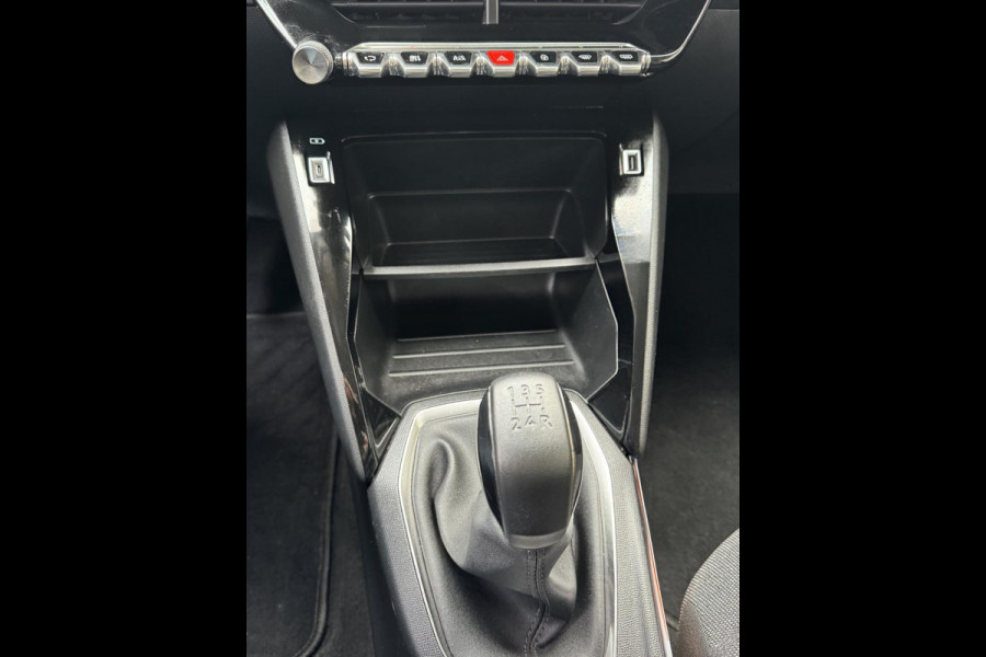 Peugeot 208 1.2 PureTech Active Pack 46.000 KM - Apple CarPlay / Navigatie I Airco I LED I PDC I Sport velgen I Dealer onderhouden