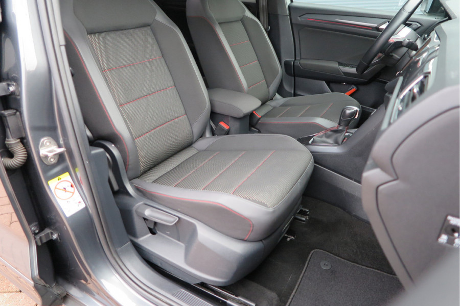 Volkswagen T-Roc 1.5 TSI 150pk DSG Business R-Line Sport Led, Camera , PDC , Virtual cockpit, Navi , Carplay, DAB+ Electr. achterklep