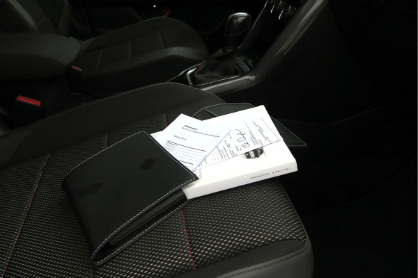 Volkswagen T-Roc 1.5 TSI 150pk DSG Business R-Line Sport Led, Camera , PDC , Virtual cockpit, Navi , Carplay, DAB+ Electr. achterklep