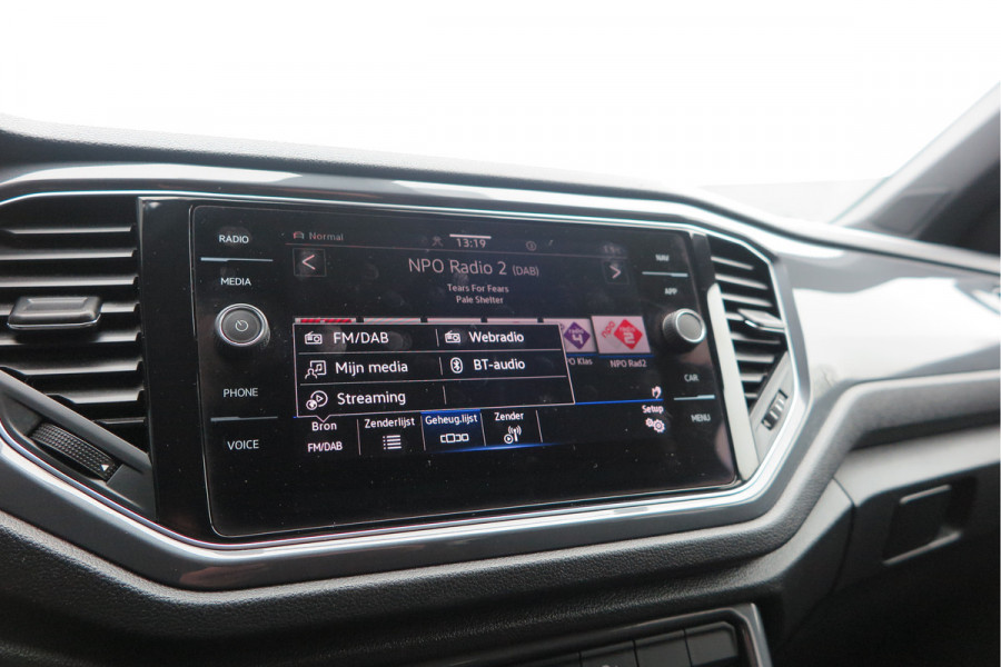 Volkswagen T-Roc 1.5 TSI 150pk DSG Business R-Line Sport Led, Camera , PDC , Virtual cockpit, Navi , Carplay, DAB+ Electr. achterklep