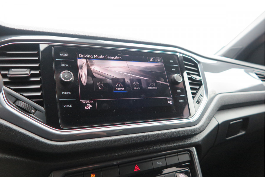 Volkswagen T-Roc 1.5 TSI 150pk DSG Business R-Line Sport Led, Camera , PDC , Virtual cockpit, Navi , Carplay, DAB+ Electr. achterklep