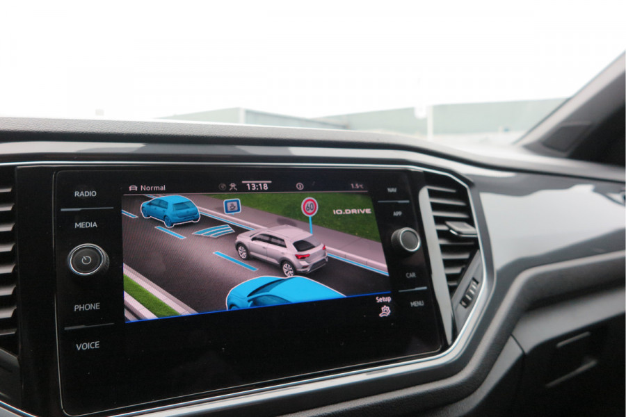 Volkswagen T-Roc 1.5 TSI 150pk DSG Business R-Line Sport Led, Camera , PDC , Virtual cockpit, Navi , Carplay, DAB+ Electr. achterklep