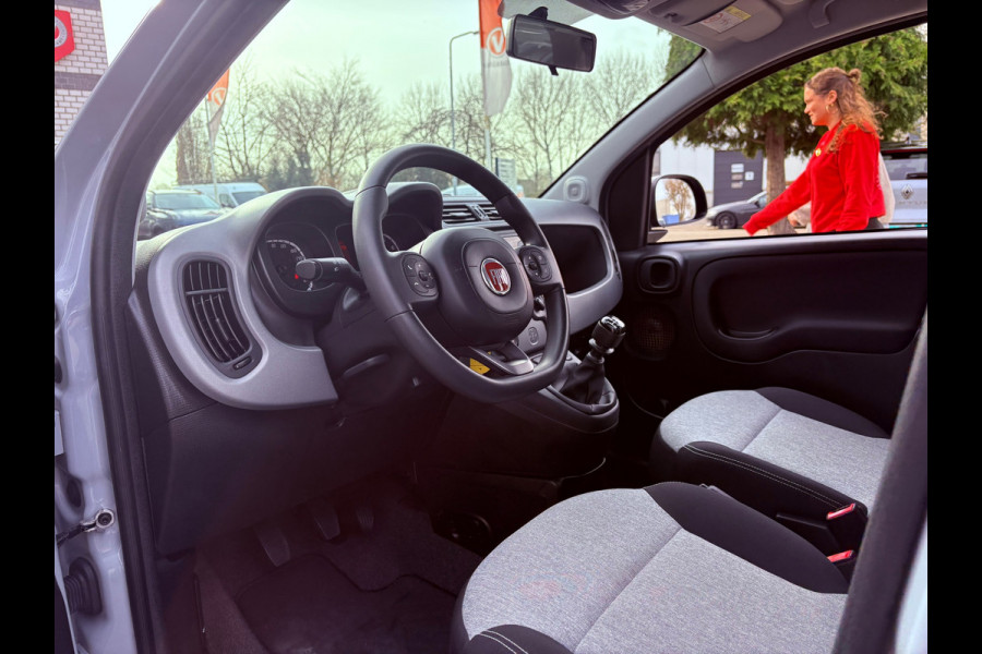 Fiat Panda 1.2 Lounge (RIJKLAARPRIJS/BOVAG)