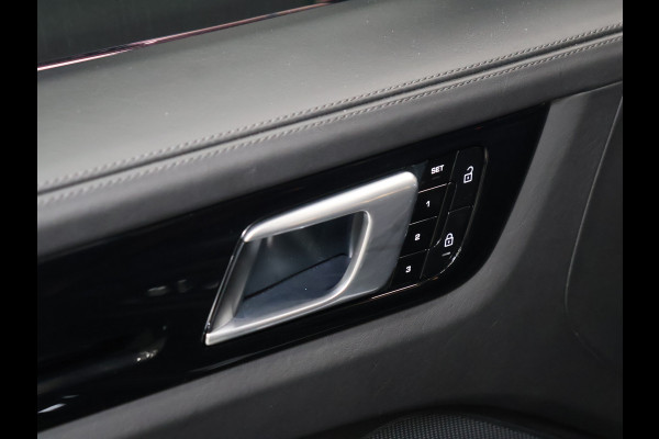 Porsche Cayenne 3.0 E-Hybrid [SPORT CHRONO, SPORT DESIGN, LED MATRIX PDLS PLUS, LUCHTVERING, SCHUIFKANTELDAK, TREKHAAK INKLAPBAAR, MEMORY SEATS, BOSE SOUND, STOELVERKOELING, HEAD-UP, APPLE CARPLAY, ANDROID, 360 CAMERA, A