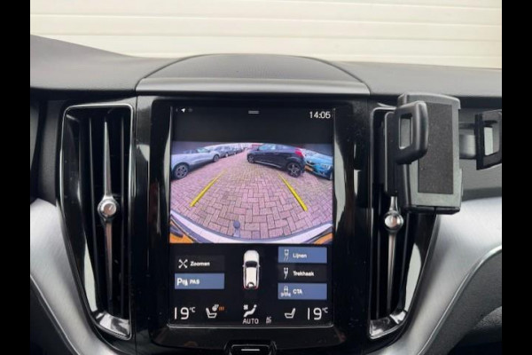 Volvo XC60 2.0 T5 Momentum - Dealer onderhouden - Trekhaak