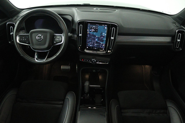 Volvo XC40 Recharge P8 AWD R-Design (PANORAMADAK, STUUR/STOEL VERWARMING, CAMERA, PARKEERSENSOREN, CRUISE CONTROL ADAPTIEF)