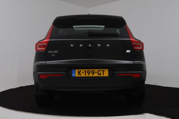 Volvo XC40 Recharge P8 AWD R-Design (PANORAMADAK, STUUR/STOEL VERWARMING, CAMERA, PARKEERSENSOREN, CRUISE CONTROL ADAPTIEF)