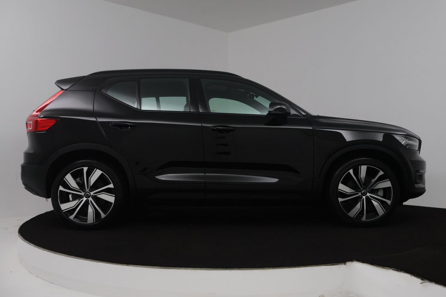 Volvo XC40 Recharge P8 AWD R-Design (PANORAMADAK, STUUR/STOEL VERWARMING, CAMERA, PARKEERSENSOREN, CRUISE CONTROL ADAPTIEF)