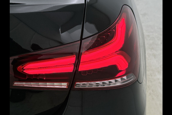 Mercedes-Benz A-Klasse 200 Business Solution AMG (PANORAMADAK, SFEERVERLICHTING, CAMERA, 1e EIGENAAR, GOED ONDERHOUDEN)