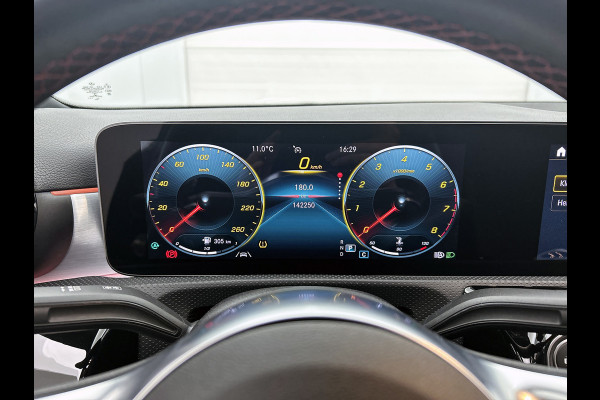 Mercedes-Benz A-Klasse 200 Business Solution AMG (PANORAMADAK, SFEERVERLICHTING, CAMERA, 1e EIGENAAR, GOED ONDERHOUDEN)