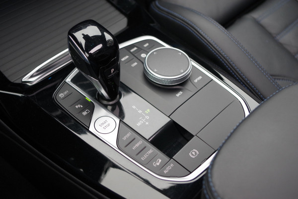 BMW X3 xDrive30e 293 PK High Executive M-Sport, Kuipstoelen, H/K Sound, Panoramadak, Adap. Cruise Control
