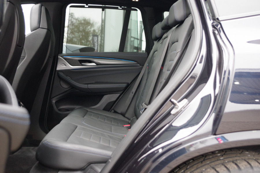 BMW X3 xDrive30e 293 PK High Executive M-Sport, Kuipstoelen, H/K Sound, Panoramadak, Adap. Cruise Control