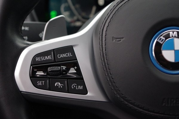 BMW X3 xDrive30e 293 PK High Executive M-Sport, Kuipstoelen, H/K Sound, Panoramadak, Adap. Cruise Control