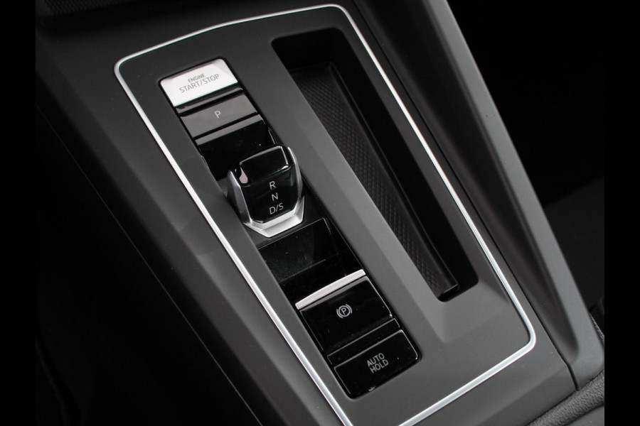 Volkswagen Golf Variant 1.5 eTSI 130pk DSG Life | Navigatie | Apple Carplay/Android Auto | Inklapbare trekhaak | Parkeersensoren | Adaptive Cruise Control | Stoel- en stuurverwarming | Climate Control | Lichtmetalen Velgen