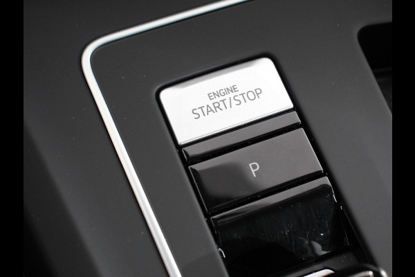 Volkswagen Golf Variant 1.5 eTSI 130pk DSG Life | Navigatie | Apple Carplay/Android Auto | Inklapbare trekhaak | Parkeersensoren | Adaptive Cruise Control | Stoel- en stuurverwarming | Climate Control | Lichtmetalen Velgen