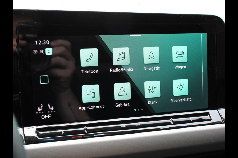 Volkswagen Golf Variant 1.5 eTSI 130pk DSG Life | Navigatie | Apple Carplay/Android Auto | Inklapbare trekhaak | Parkeersensoren | Adaptive Cruise Control | Stoel- en stuurverwarming | Climate Control | Lichtmetalen Velgen