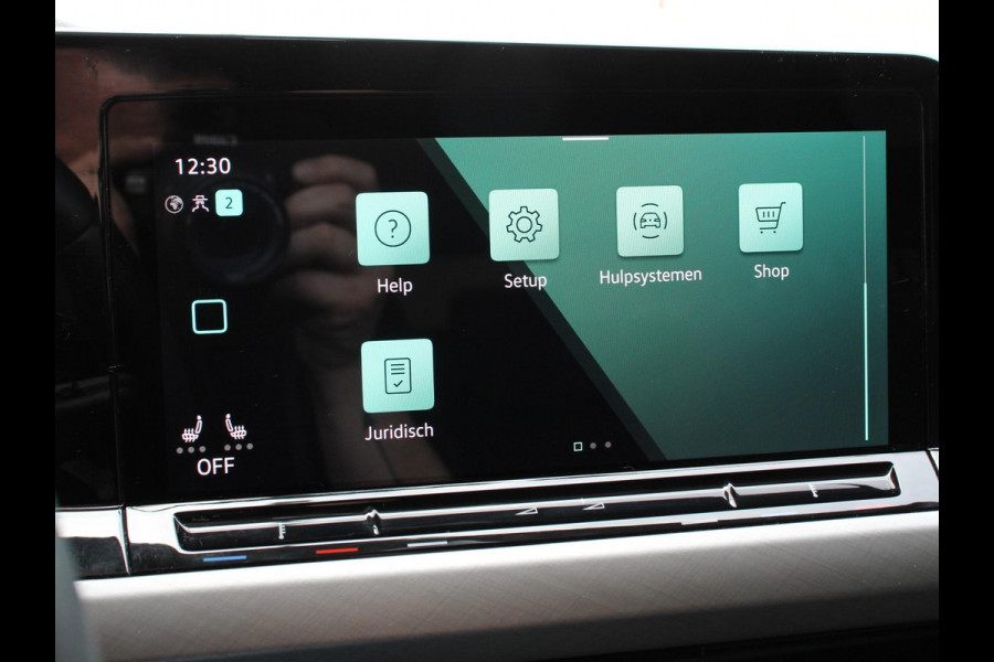 Volkswagen Golf Variant 1.5 eTSI 130pk DSG Life | Navigatie | Apple Carplay/Android Auto | Inklapbare trekhaak | Parkeersensoren | Adaptive Cruise Control | Stoel- en stuurverwarming | Climate Control | Lichtmetalen Velgen