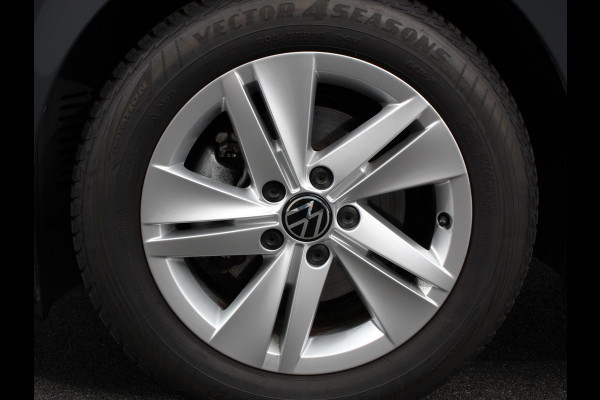 Volkswagen Golf Variant 1.5 eTSI 130pk DSG Life | Navigatie | Apple Carplay/Android Auto | Inklapbare trekhaak | Parkeersensoren | Adaptive Cruise Control | Stoel- en stuurverwarming | Climate Control | Lichtmetalen Velgen