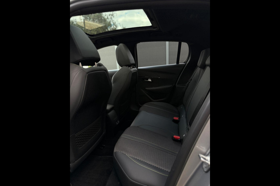 Peugeot 208 Hybrid 136 e-DCS6 GT Premium Panorama