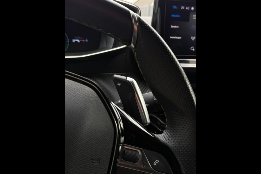 Peugeot 208 Hybrid 136 e-DCS6 GT Premium Panorama