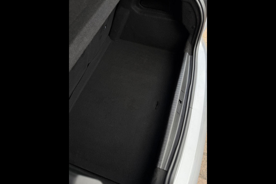 Peugeot 208 Hybrid 136 e-DCS6 GT Premium Panorama