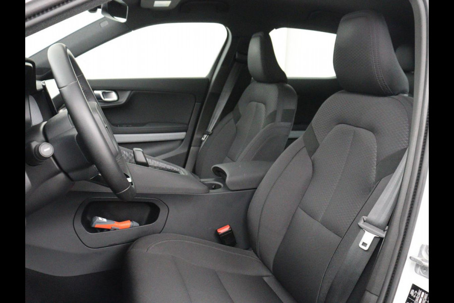 Polestar 2 Long Range Single Motor 78 kWh | SOH 90% | Trekhaak | Stoelverwarming | Carplay | Camera | Navigatie | Full LED | Memory