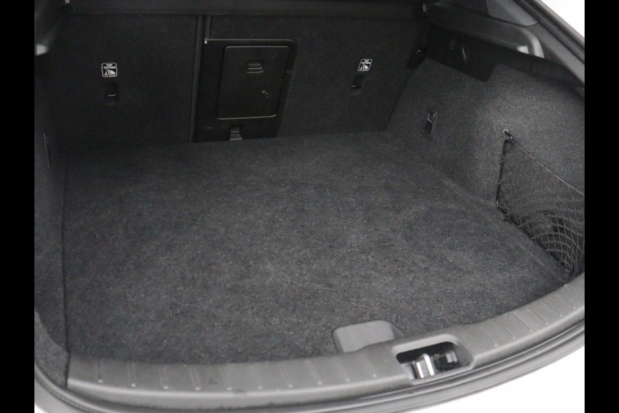 Polestar 2 Long Range Single Motor 78 kWh | SOH 90% | Trekhaak | Stoelverwarming | Carplay | Camera | Navigatie | Full LED | Memory