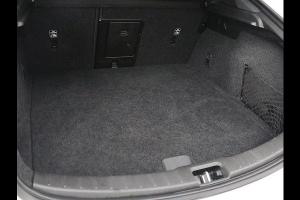 Polestar 2 Long Range Single Motor 78 kWh | SOH 90% | Trekhaak | Stoelverwarming | Carplay | Camera | Navigatie | Full LED | Memory