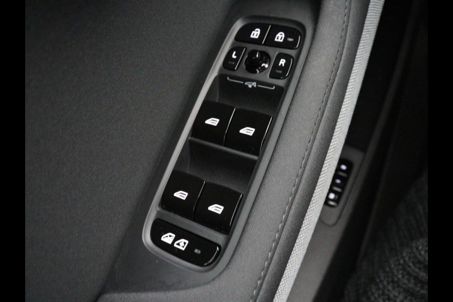 Polestar 2 Long Range Single Motor 78 kWh | SOH 90% | Trekhaak | Stoelverwarming | Carplay | Camera | Navigatie | Full LED | Memory