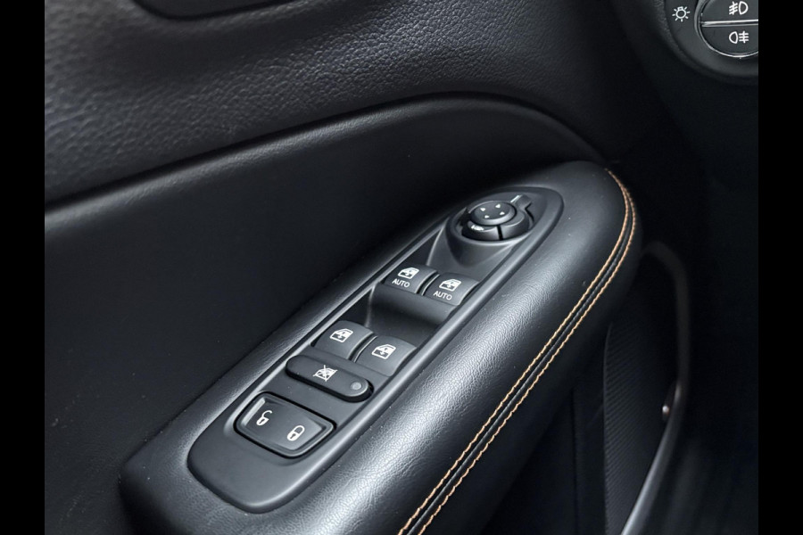 Jeep Compass 1.4 MultiAir Opening Edition Plus | Leder | Beats Audio | Stoel- & Stuurverwarming | Navigatie | Elek. Verstelbare Stoelen | Xenon |