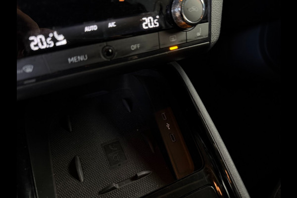 Škoda Kamiq 1.0 TSI110pk autom/panoramadak/camera/black optic/trekhaak/climate control/apple/android carplay