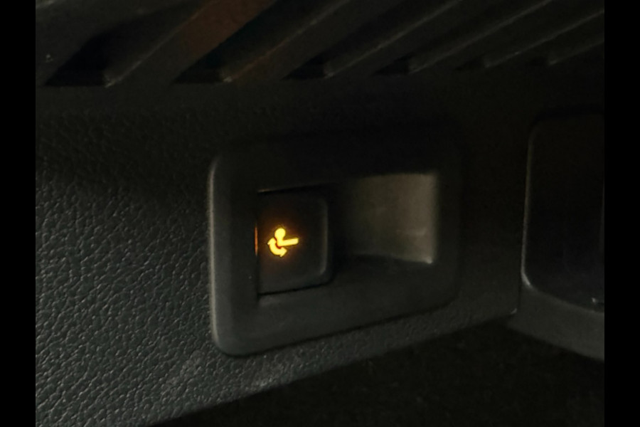 Škoda Kamiq 1.0 TSI110pk autom/panoramadak/camera/black optic/trekhaak/climate control/apple/android carplay