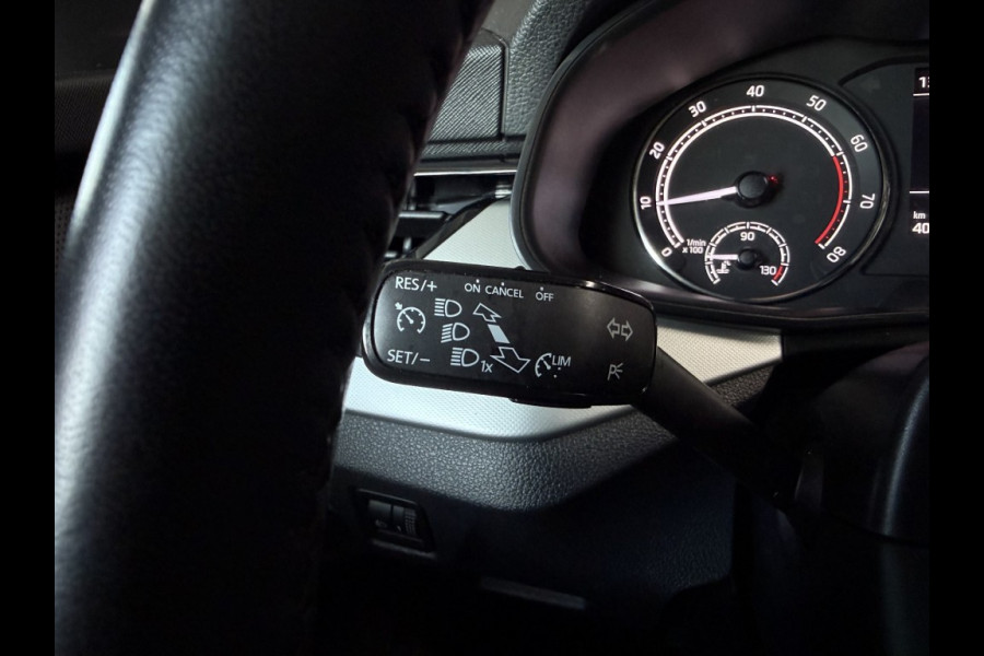 Škoda Kamiq 1.0 TSI110pk autom/panoramadak/camera/black optic/trekhaak/climate control/apple/android carplay