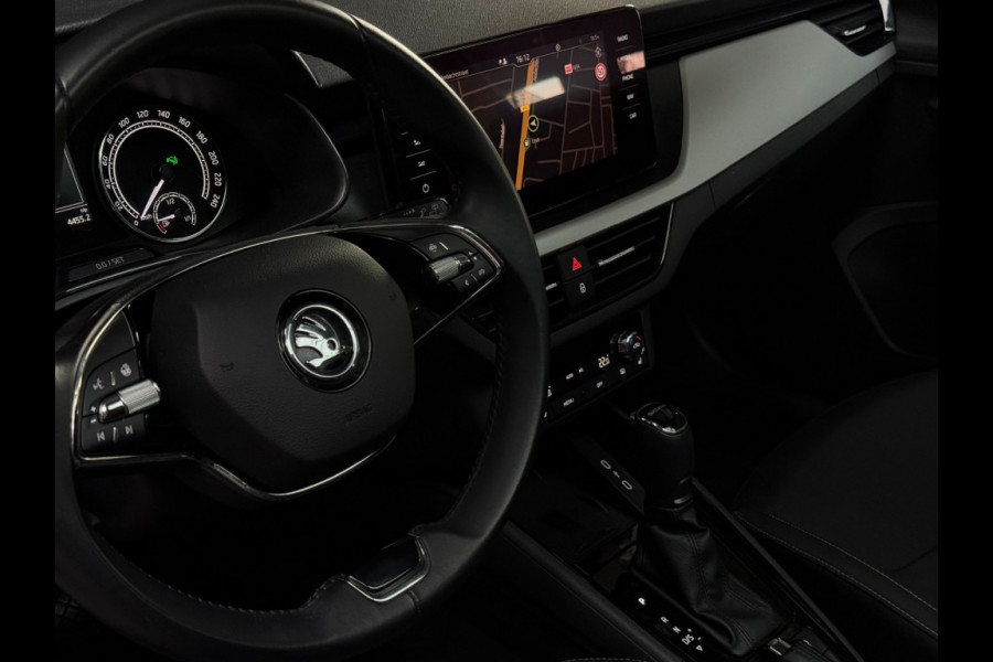 Škoda Kamiq 1.0 TSI110pk autom/panoramadak/camera/black optic/trekhaak/climate control/apple/android carplay