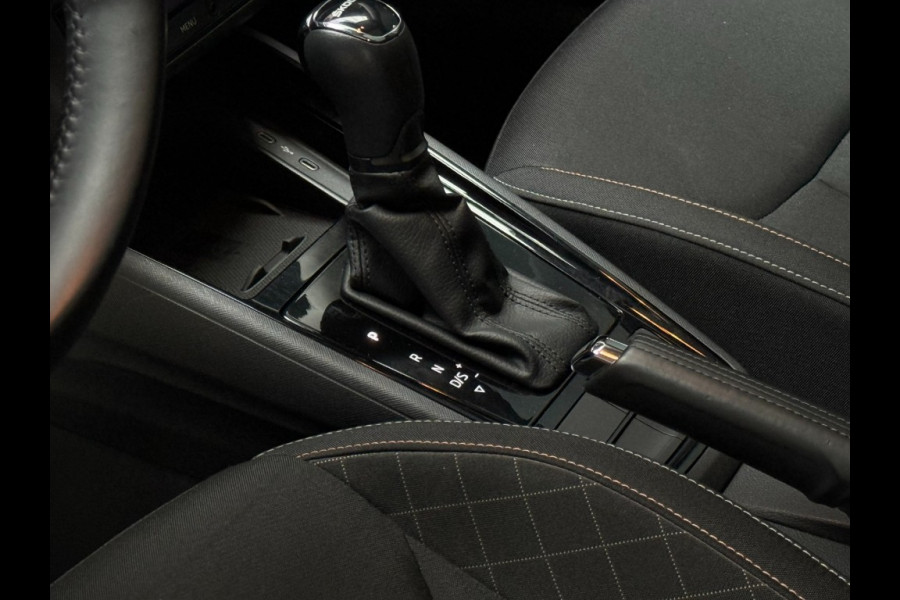 Škoda Kamiq 1.0 TSI110pk autom/panoramadak/camera/black optic/trekhaak/climate control/apple/android carplay