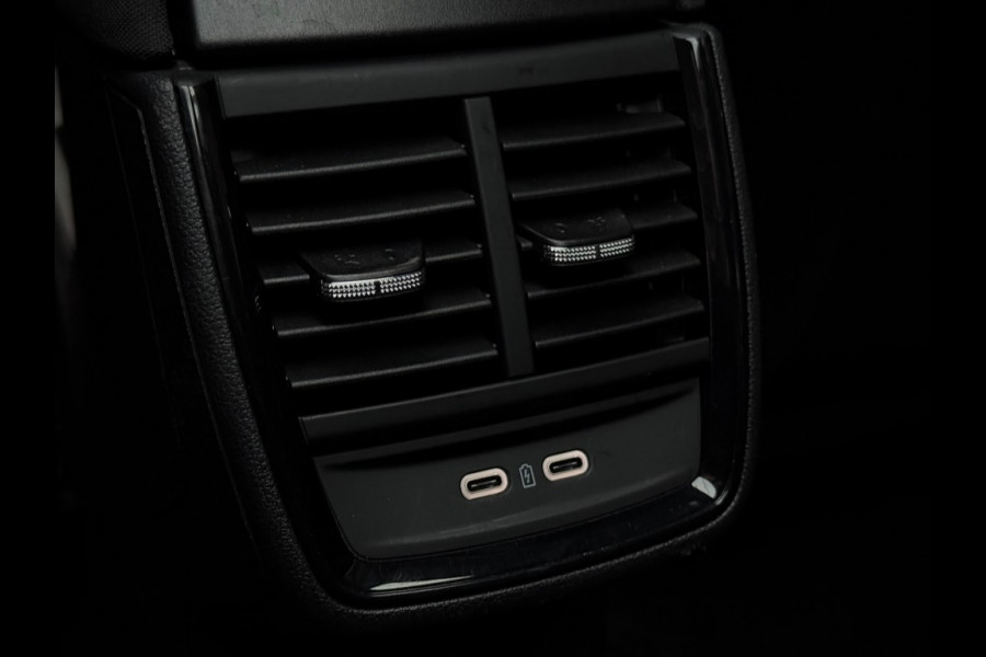 Škoda Kamiq 1.0 TSI110pk autom/panoramadak/camera/black optic/trekhaak/climate control/apple/android carplay