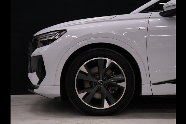 Audi Q4 e-tron 40 Launch edition S Competition 77 kWh [SCHUIFDAK, APPLE CARPLAY, VIRTUAL COCKPIT, STOELVERWARMING, CAMERA, NIEUWSTAAT]